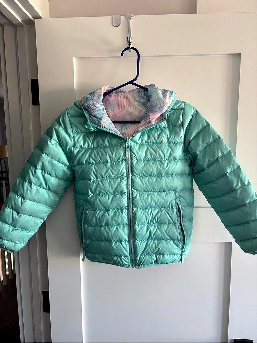 Kids reversible Hooded Puffer Jacket in Green & Pink Like New